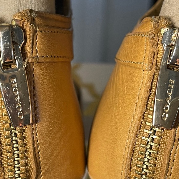 Authentic Coach heels - Picture 5 of 10